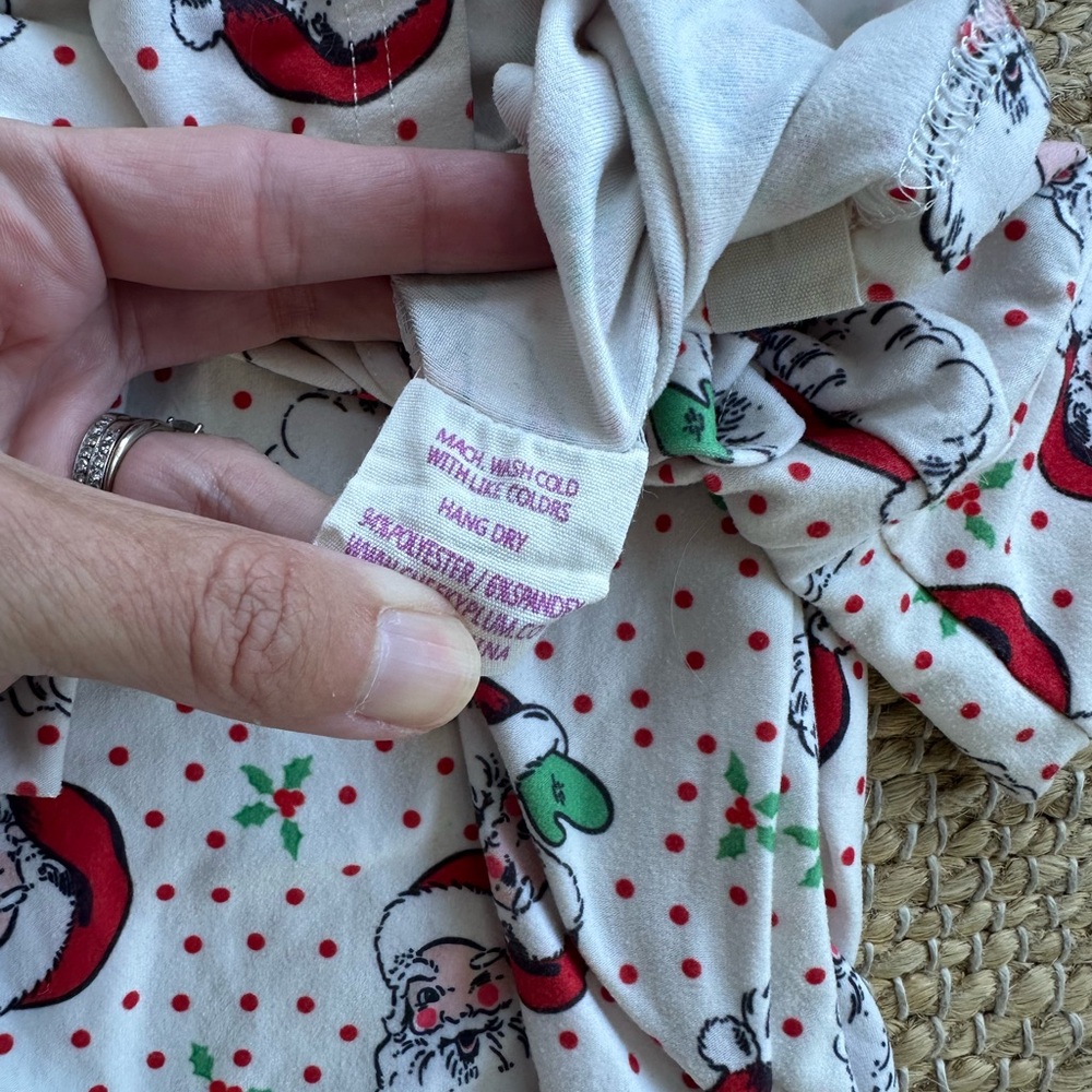 Cheeky Plum Vintage Santa Christmas Pajamas, super soft flannel like size 5 - Picture 7 of 8